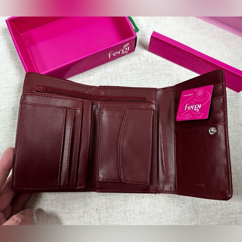 Fergi Burgundy Women's Wallet - Picture 4 of 10